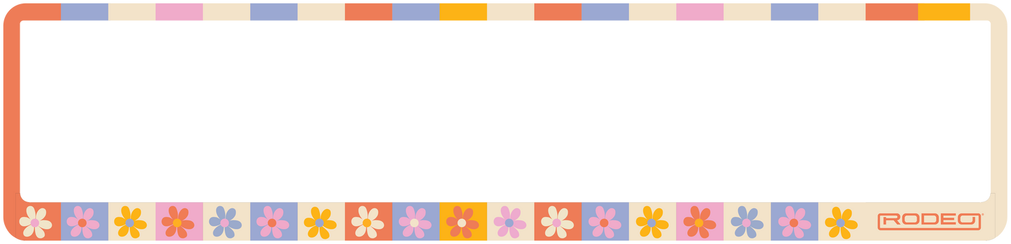 Portamatrículas decorativo con flores y bandas de colores pastel, estilo hippy retro