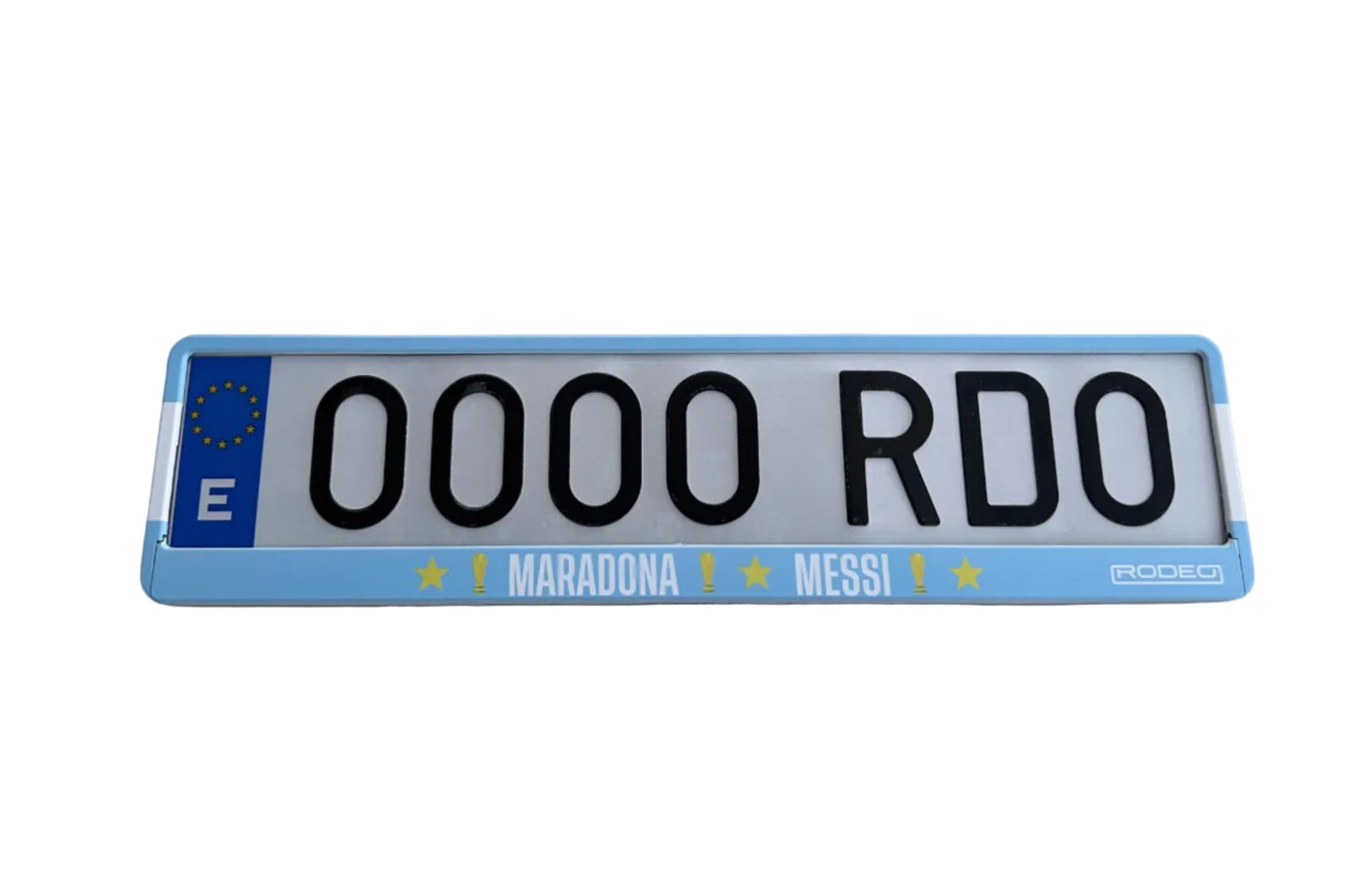 Portamatrículas RODEO color azul celeste Argentina. Texto Maradona y Messi con tres estrellas doradas y sol. Homenaje fútbol mundial.