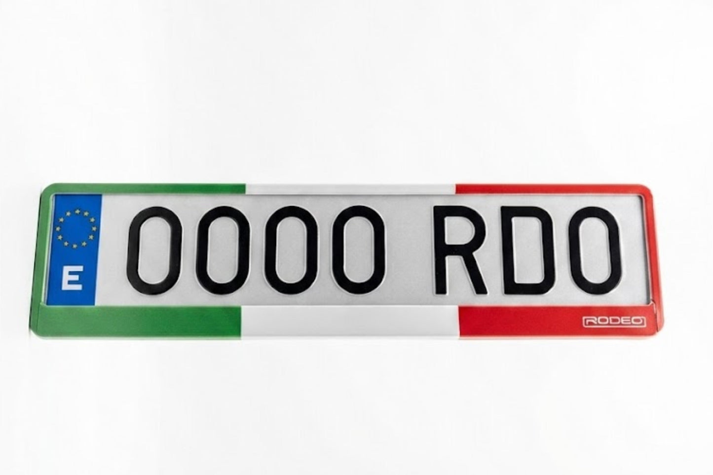 Portamatrículas RODEO negro con la bandera de Italia tricolor. Diseño montado con matrícula europea de muestra.